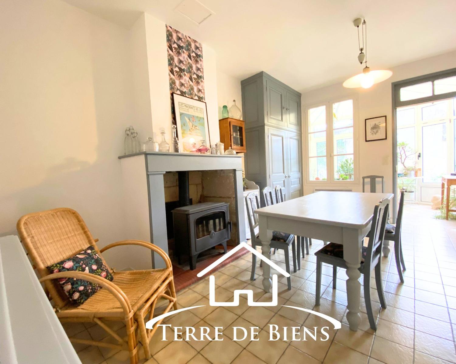 Maison - 7 pièces - 4 chambres - Secteur Pommiers