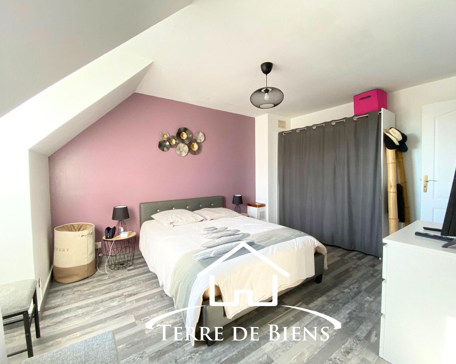 Maison - 111 m² - 5 pièces - Vic s/ Aisne