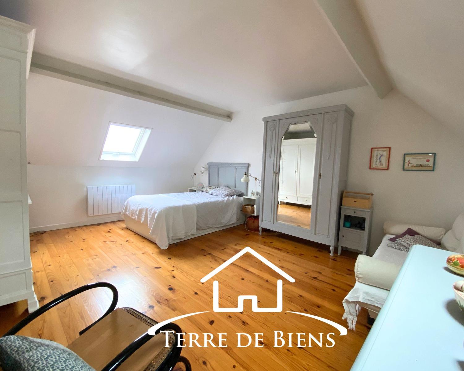 Maison - 7 pièces - 4 chambres - Secteur Pommiers