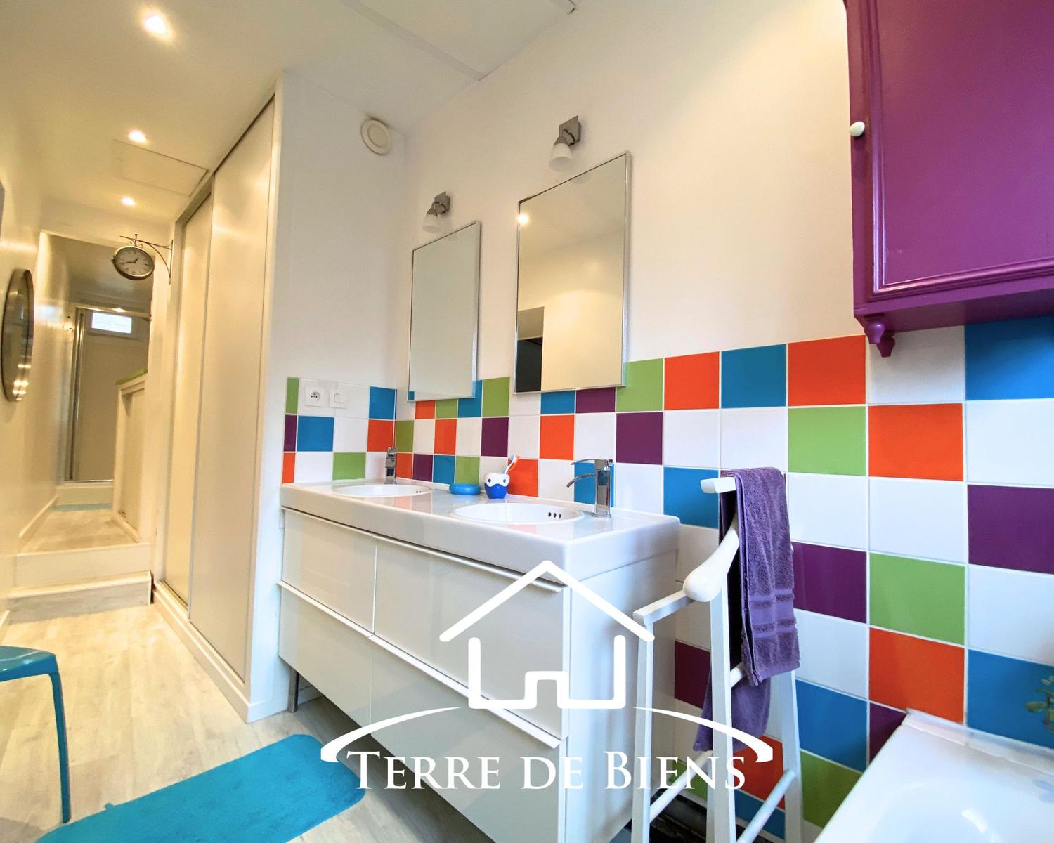 Maison - 7 pièces - 4 chambres - Secteur Pommiers