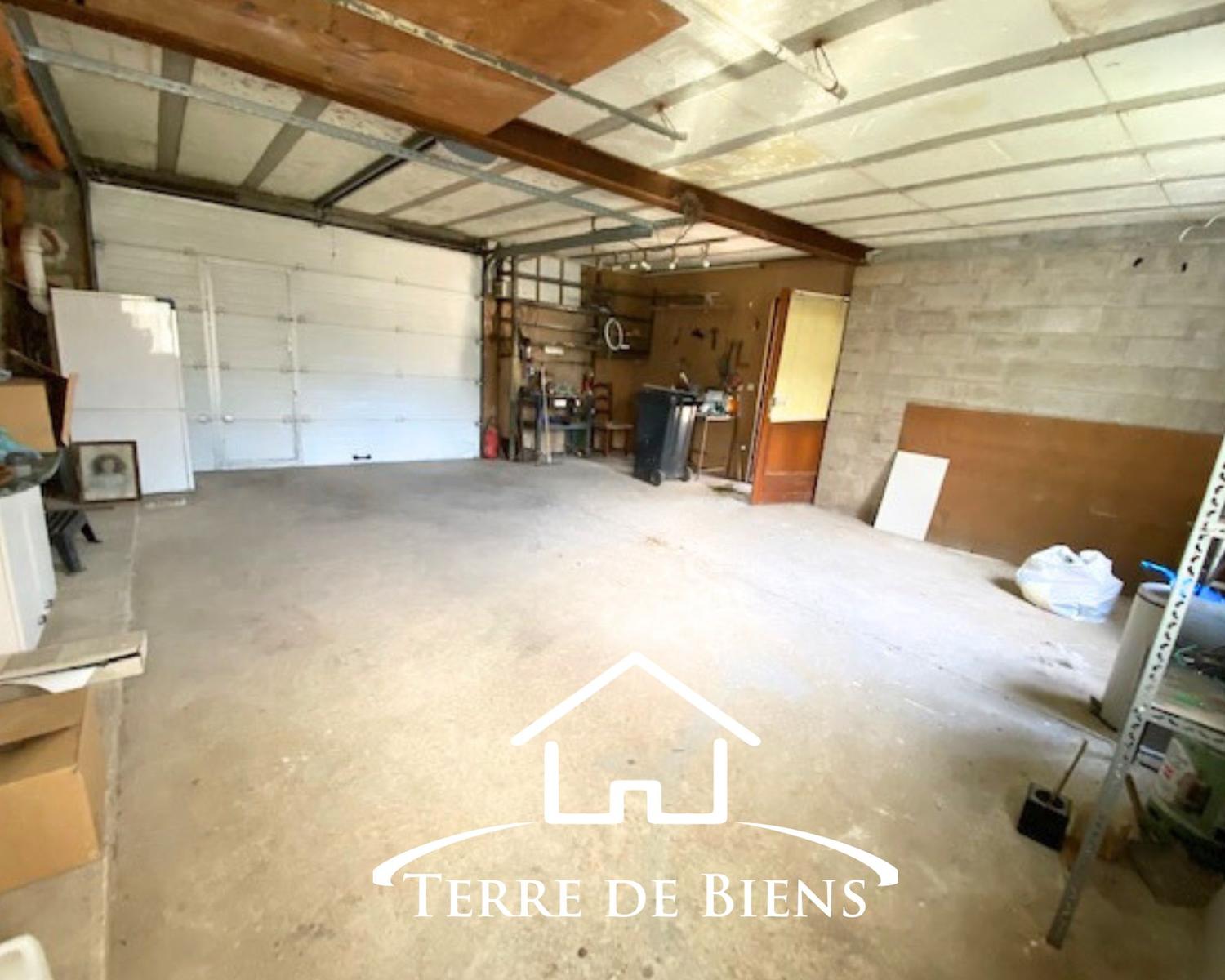 Maison - 170 m² - 9 pièces - Garage