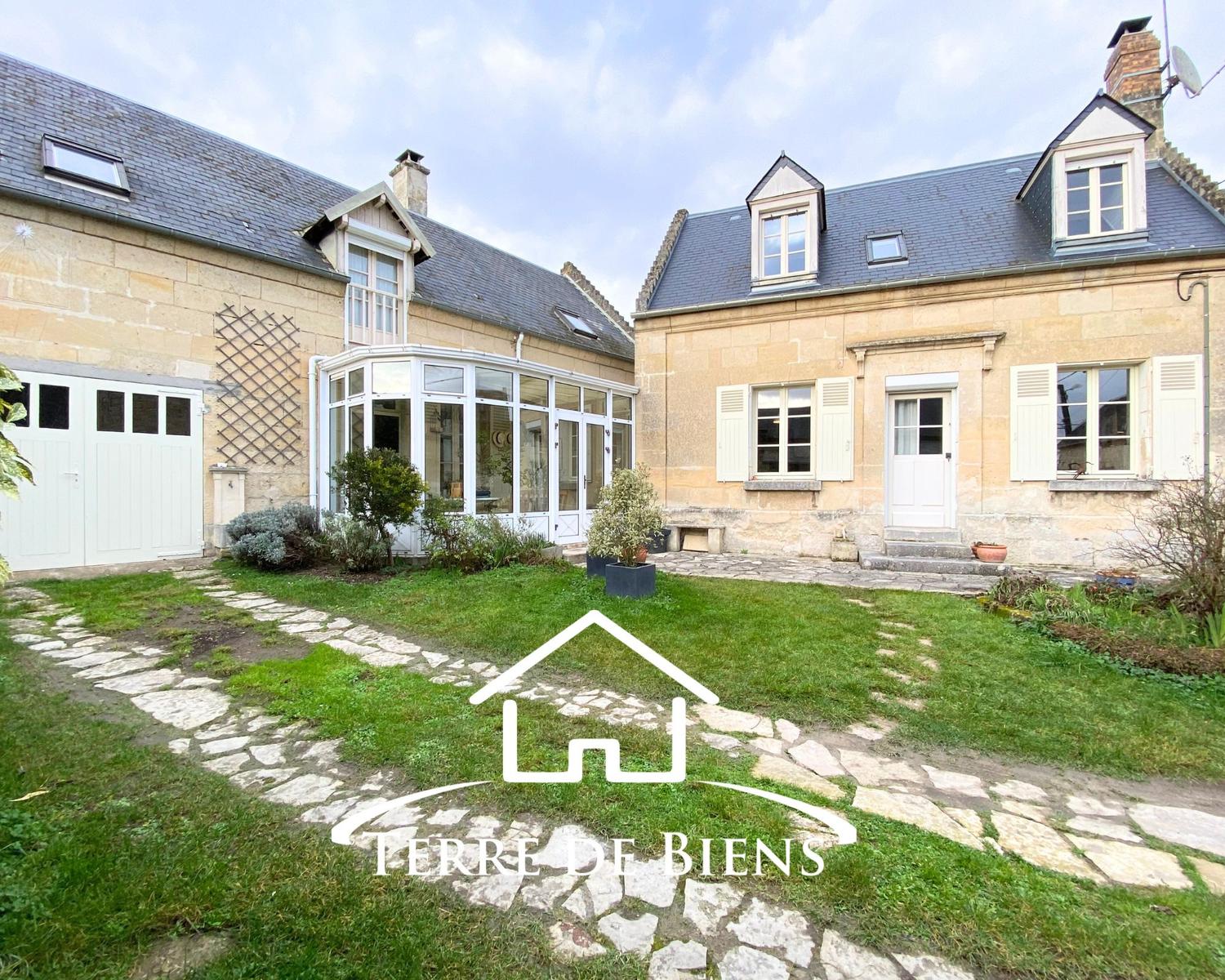 Maison - 7 pièces - 4 chambres - Secteur Pommiers