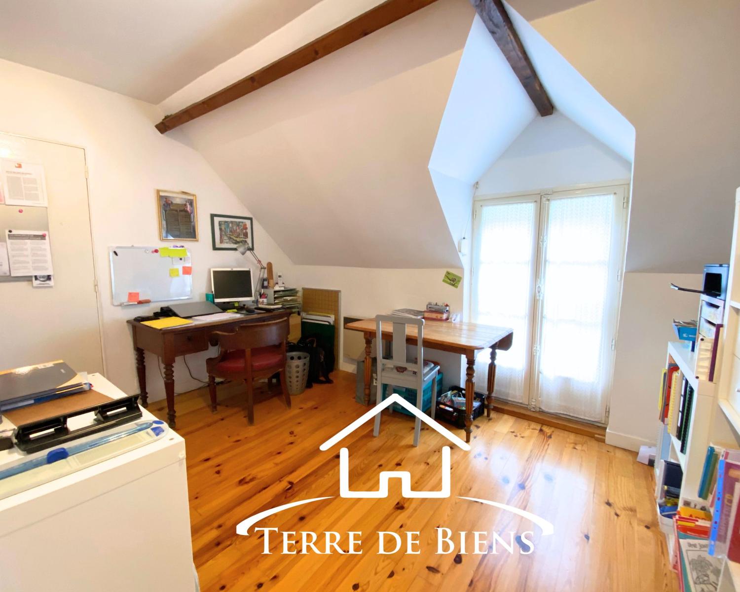 Maison - 7 pièces - 4 chambres - Secteur Pommiers