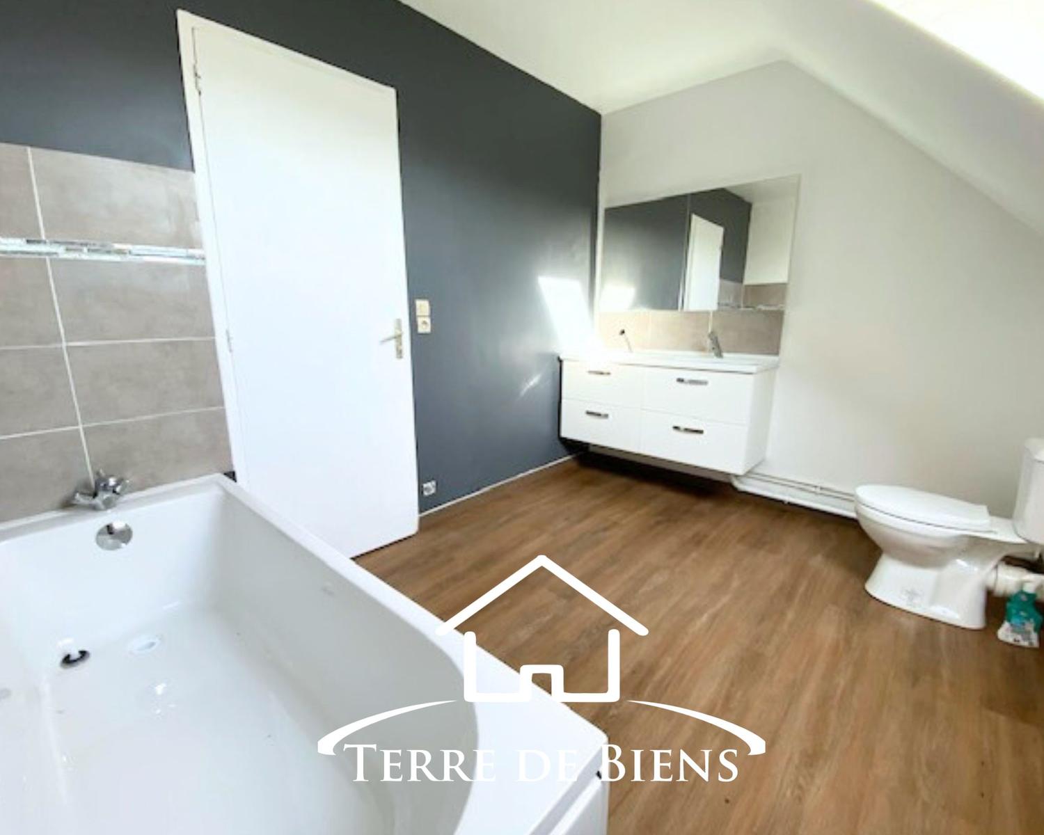 Maison - 170 m² - 9 pièces - SdB