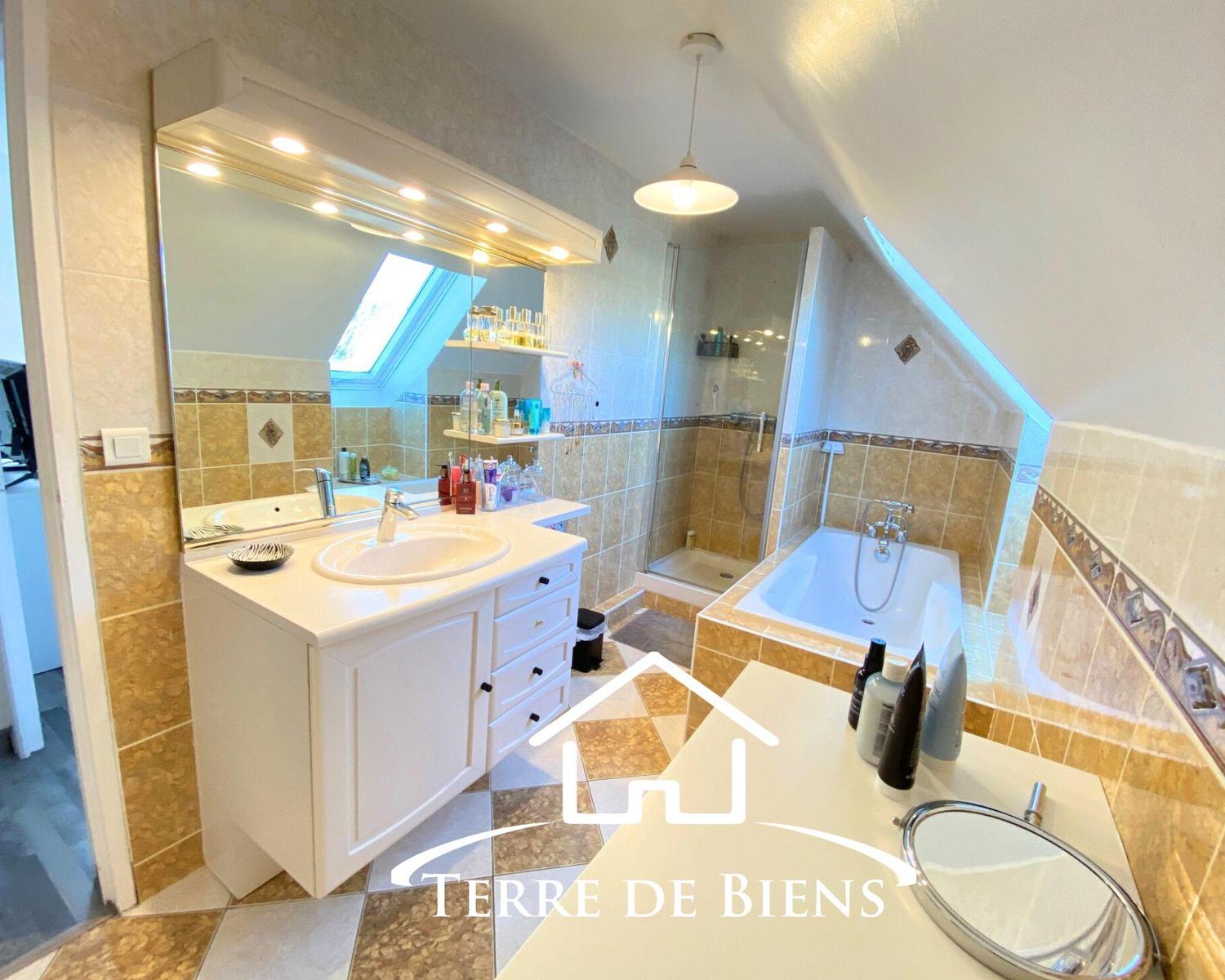 Maison - 111 m² - 5 pièces - Vic s/ Aisne