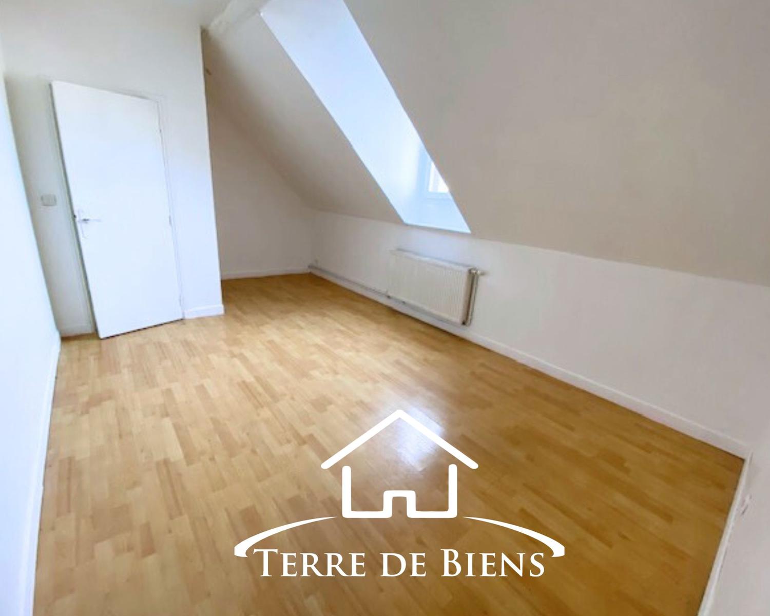 Maison - 170 m² - 9 pièces - Chambre