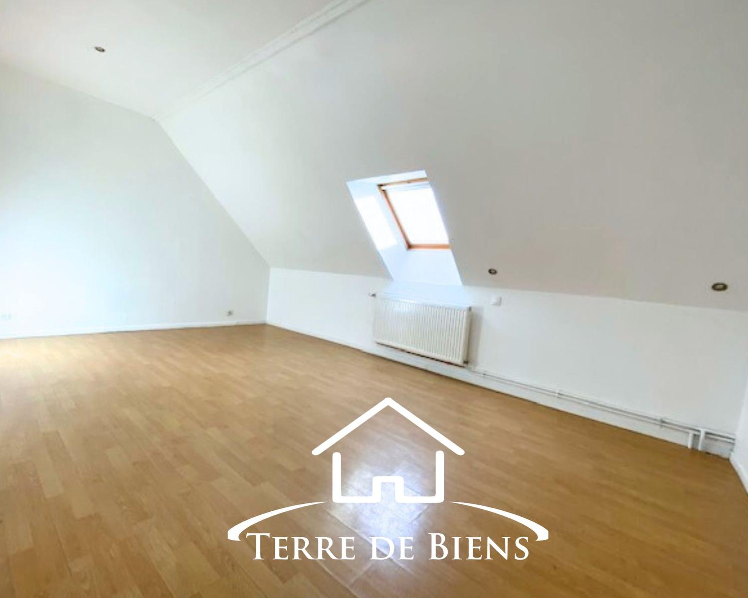 Maison - 170 m² - 9 pièces - Chambre
