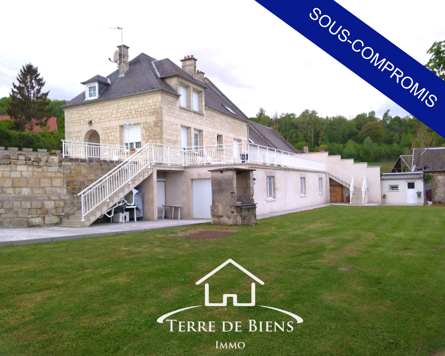 Propriété en pierre de taille avec dépendances à Berny-Rivière (02)