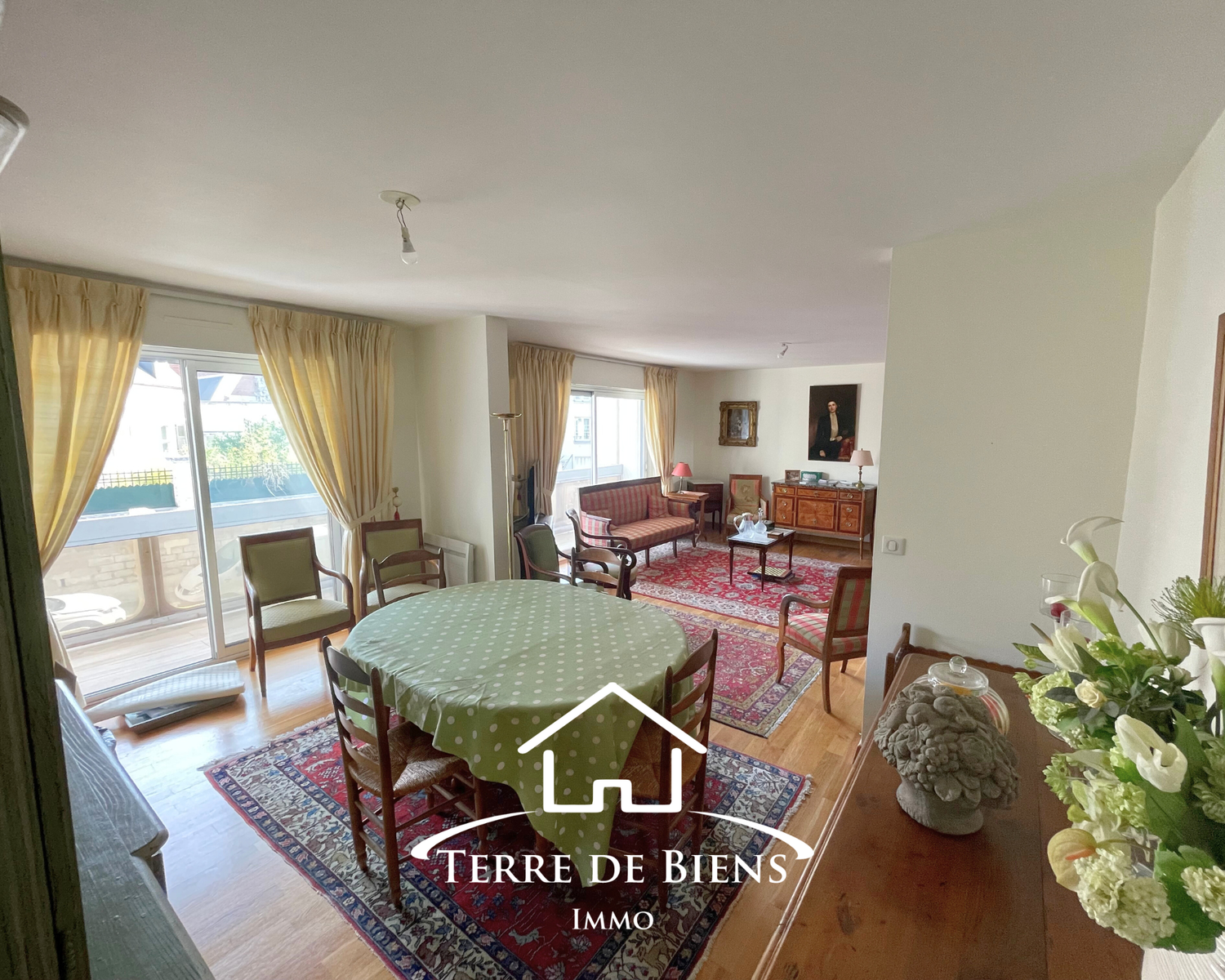 Appartement - 4 pièces - 98m² - Centre ville de SOISSONS _ 1230€ /mois C. C.