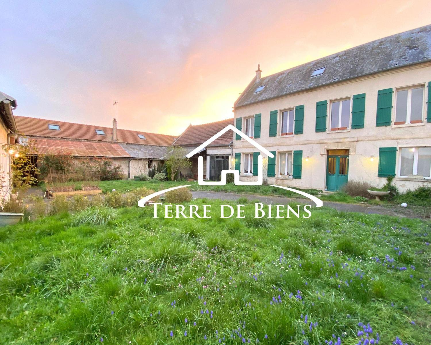 Maison, 6 pièces, 175 m², nombreuses dépendances, jardin clos