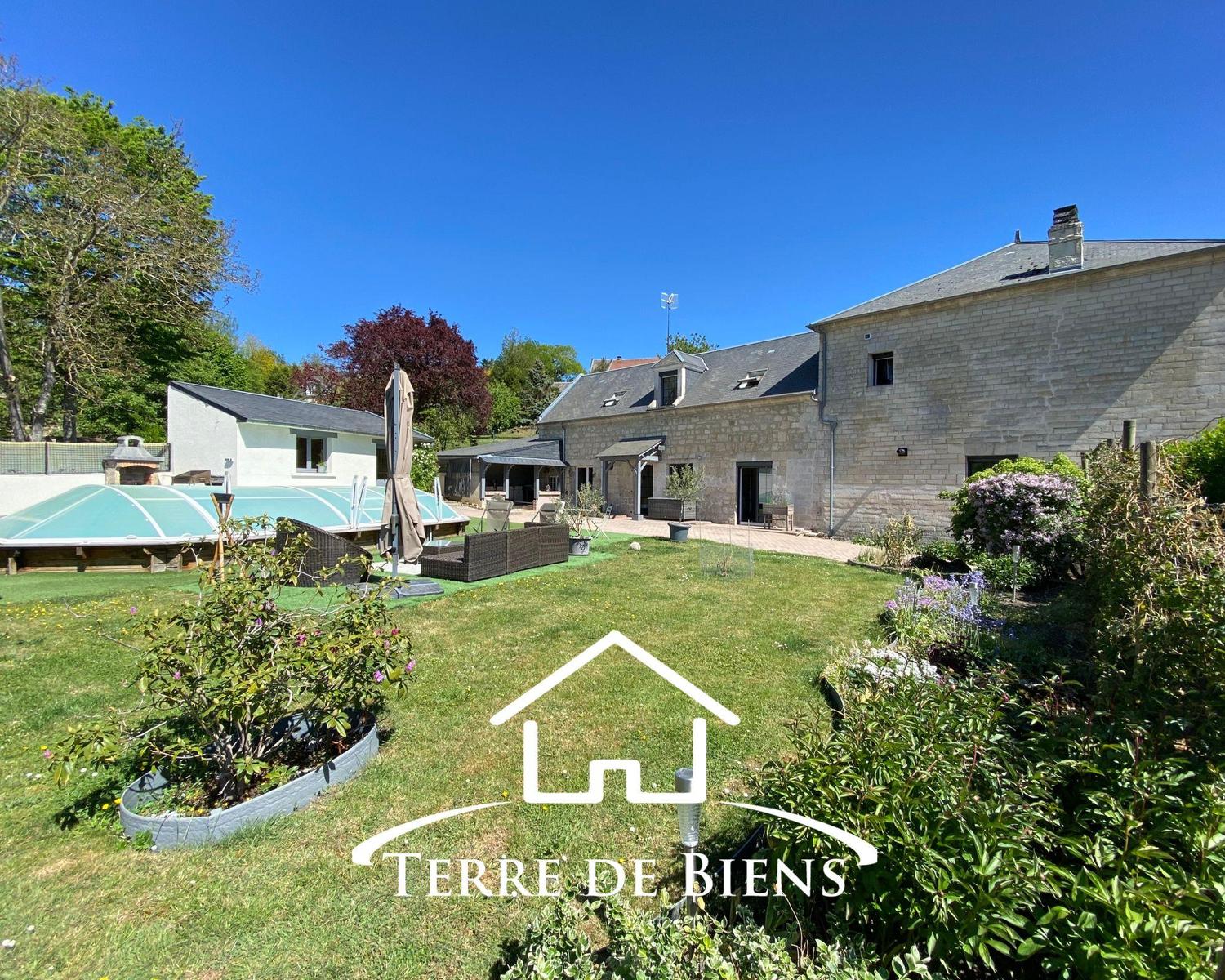 Maison - 262 m² - 9 pièces - Proximité de SOISSONS