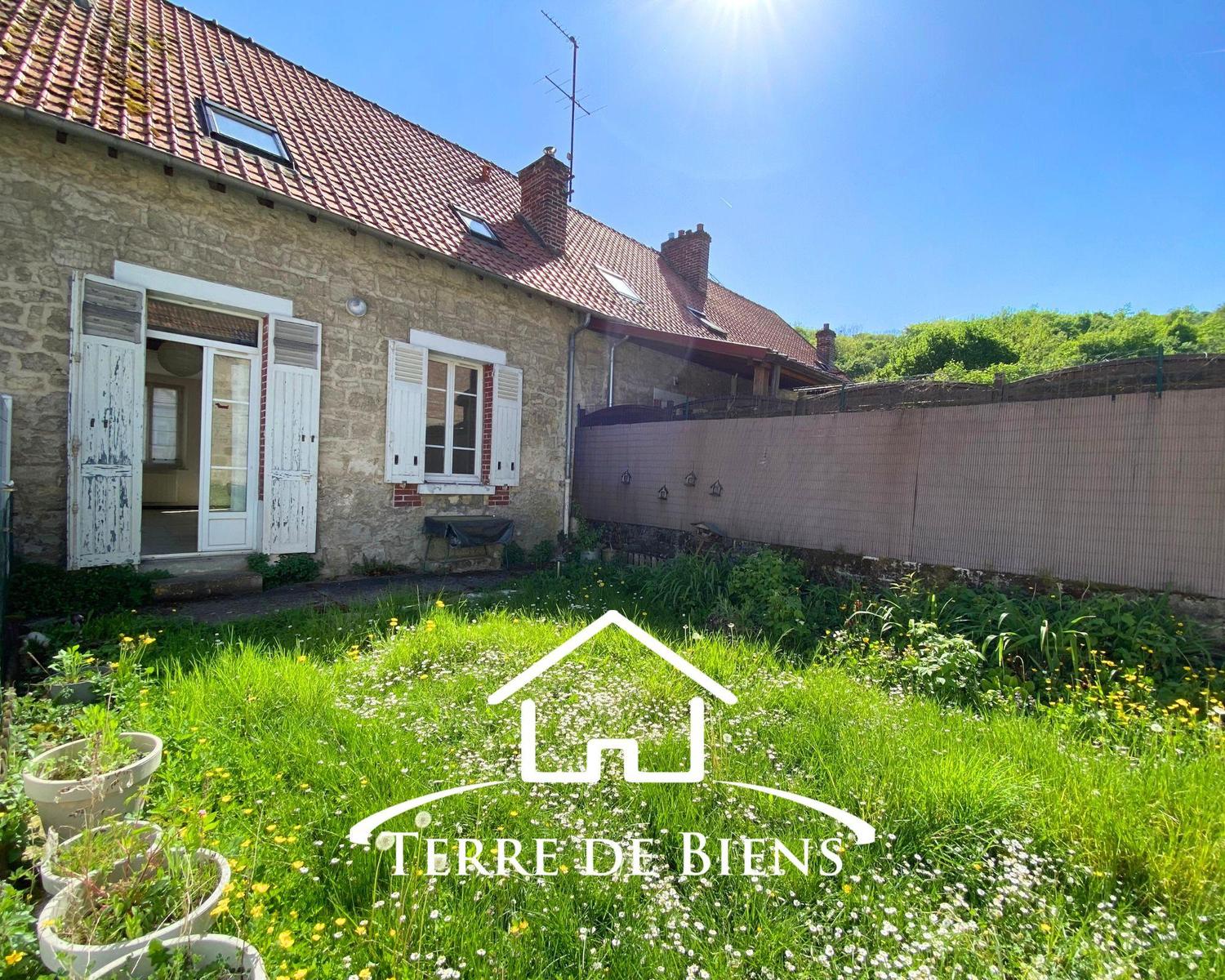 Maison Mitoyenne 68m², 3 chambres avec jardin et emplacement de stationnement