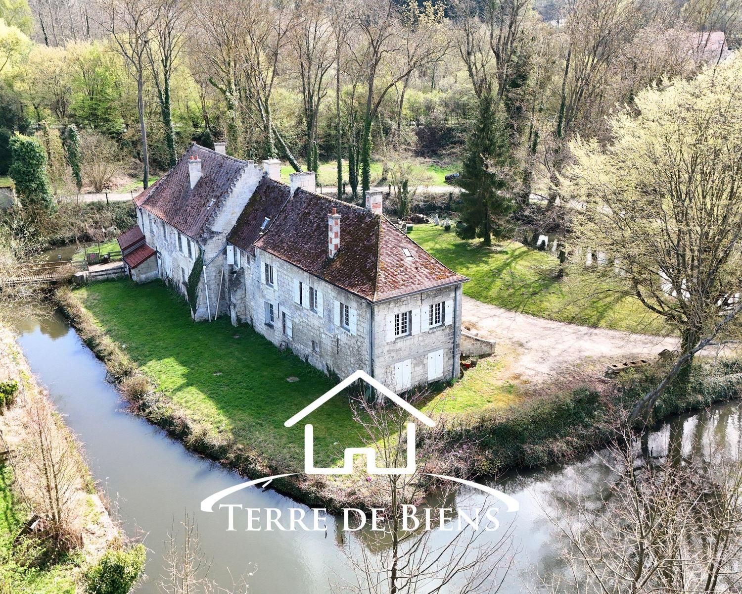 Propriété en Pierre de Taille d’environ 275 m² au coeur d'un parc d’environ 2,86 Ha