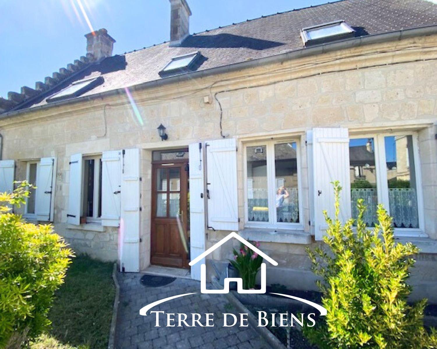 Maison en pierre 116m², 5 pièces, 3 chambres, avec jardinet et courette à Vic-sur-Aisne