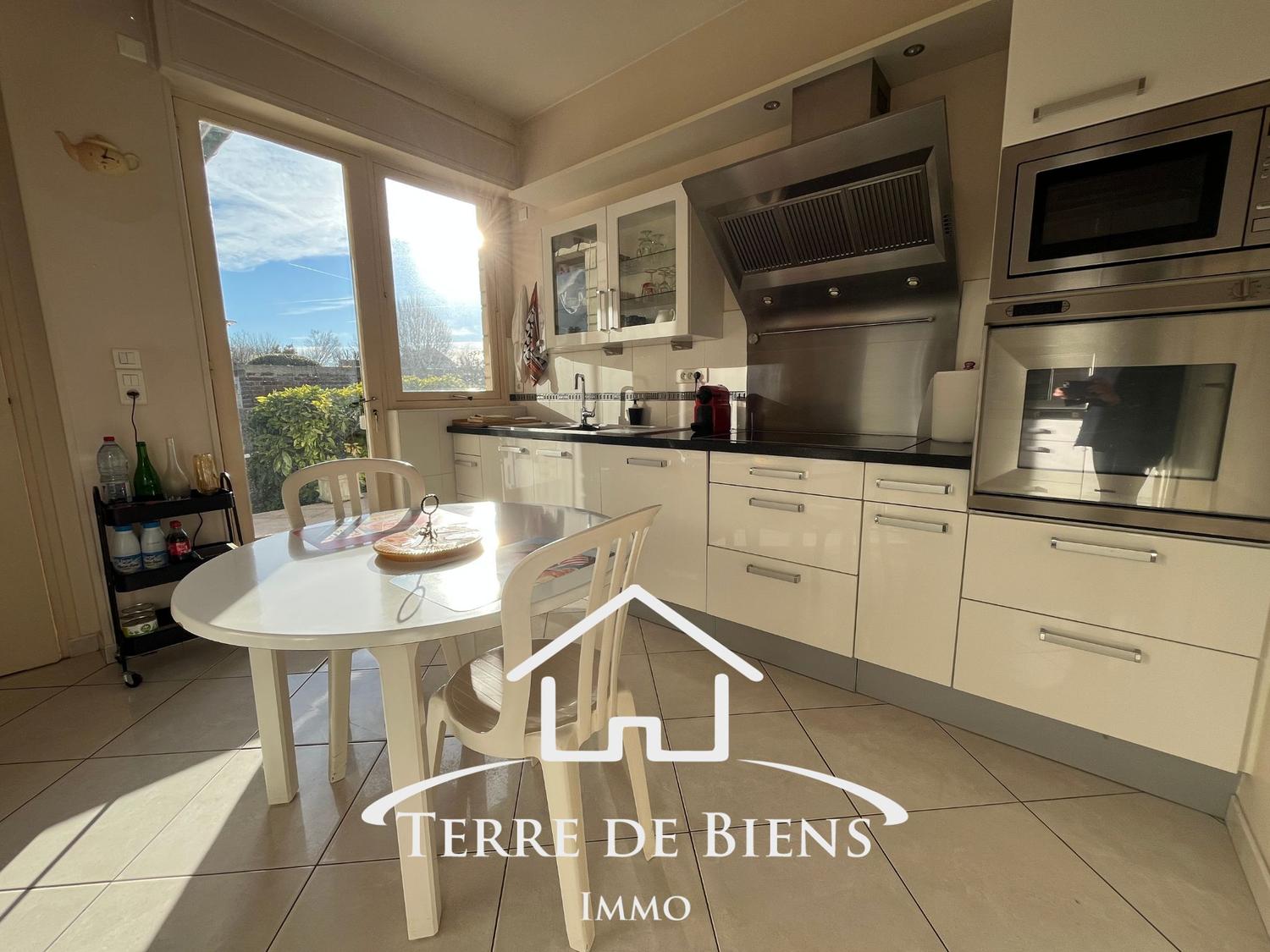 Maison - 216 m² - 8 pièces - Soissons