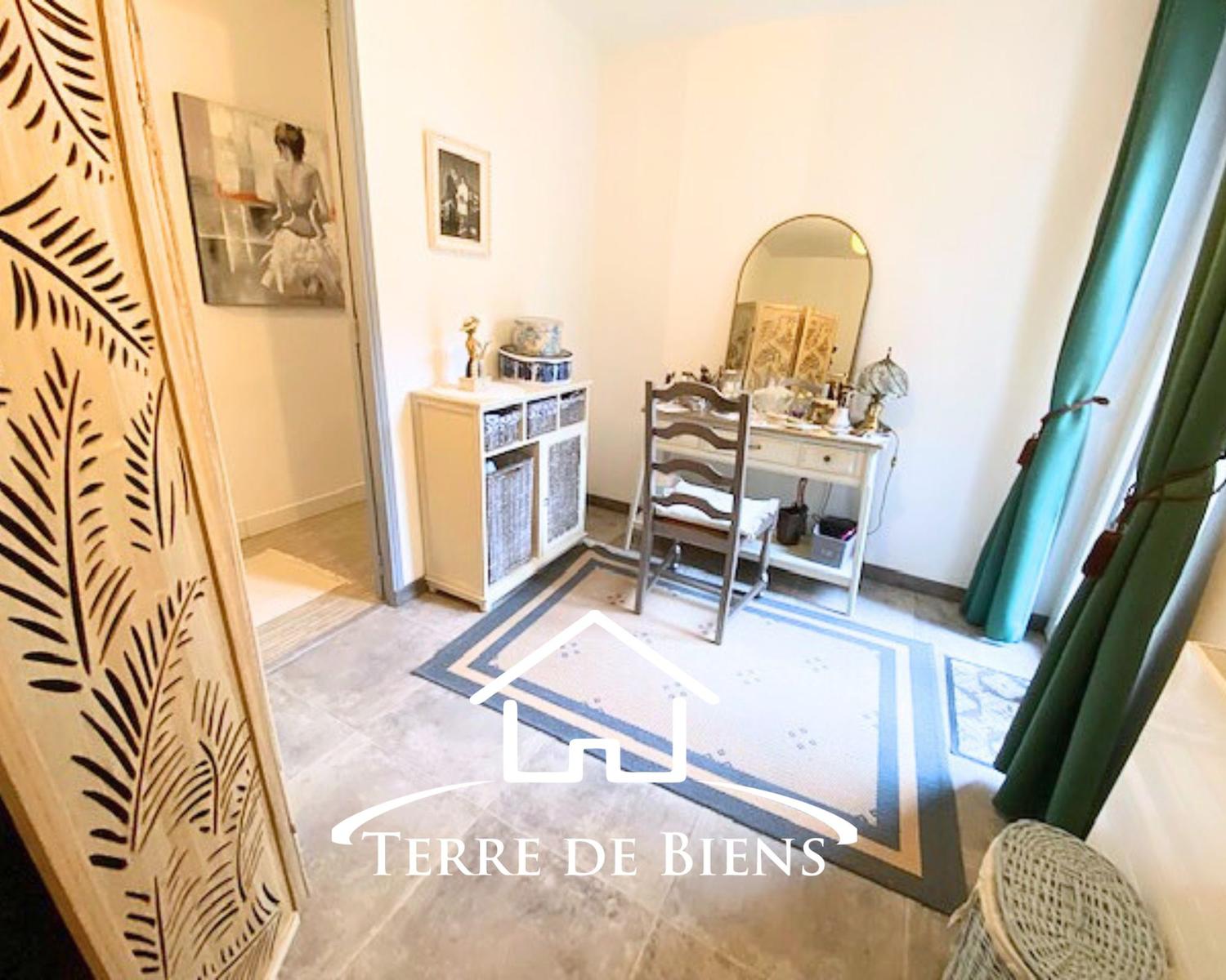 Appartement - 110 m² - 5 pièces -