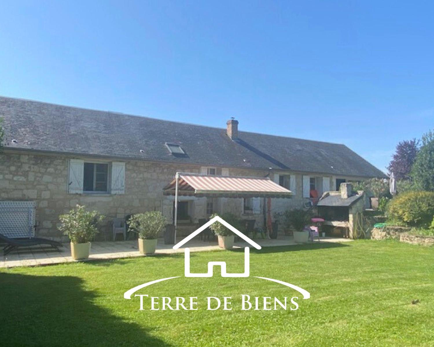 Maison en Pierre de Taille, 209 m², 6/7 pièces, avec Dépendances et Grand Terrain