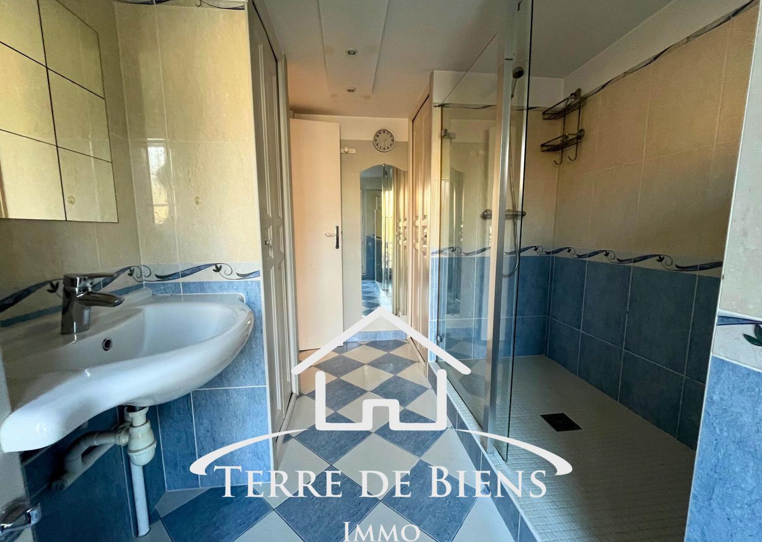 Duplex - 5 pièces - 139 m² - Villers Cotterez - Salle d'eau