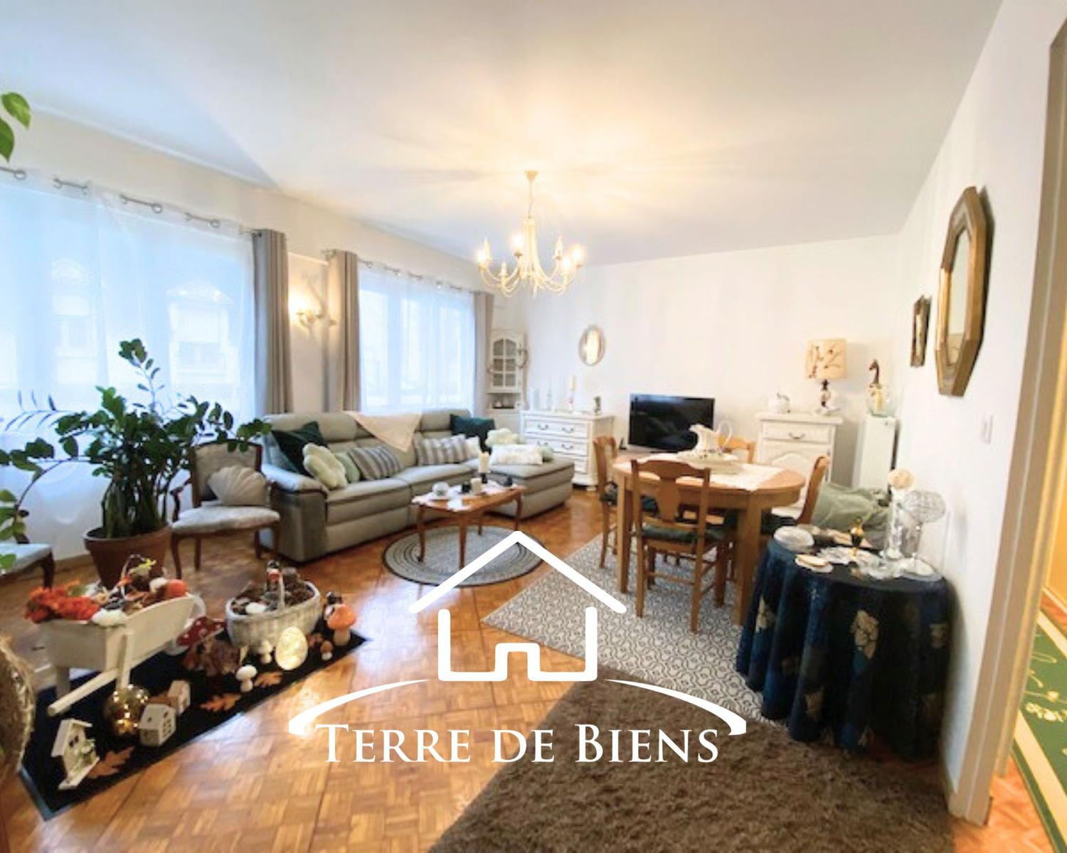 Appartement - 110 m² - 5 pièces - Séjour